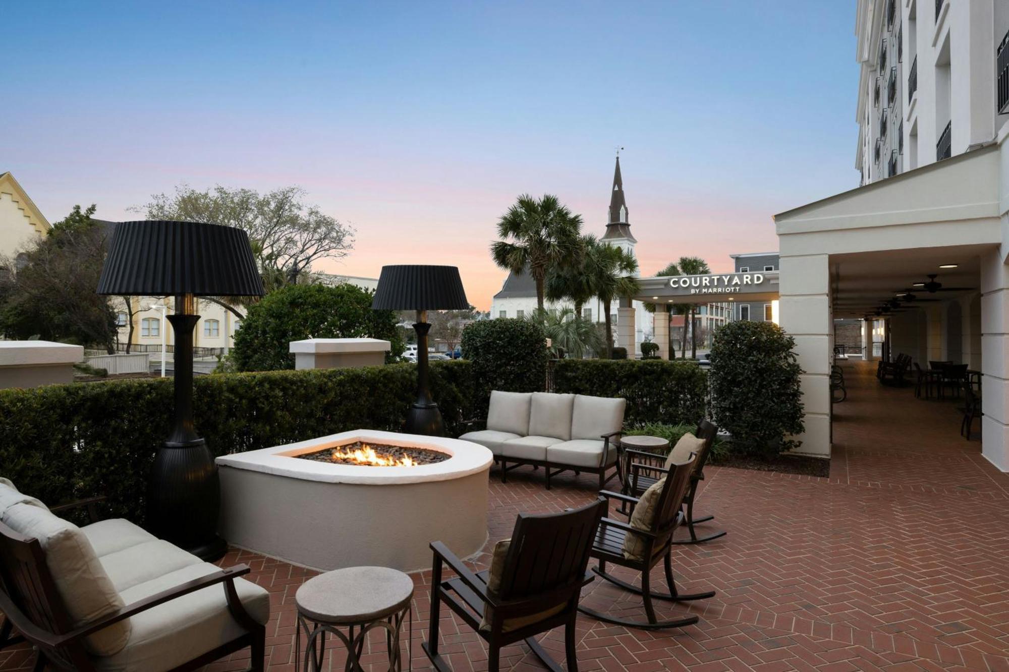 Courtyard By Marriott Charleston Historic District Hotel Buitenkant foto