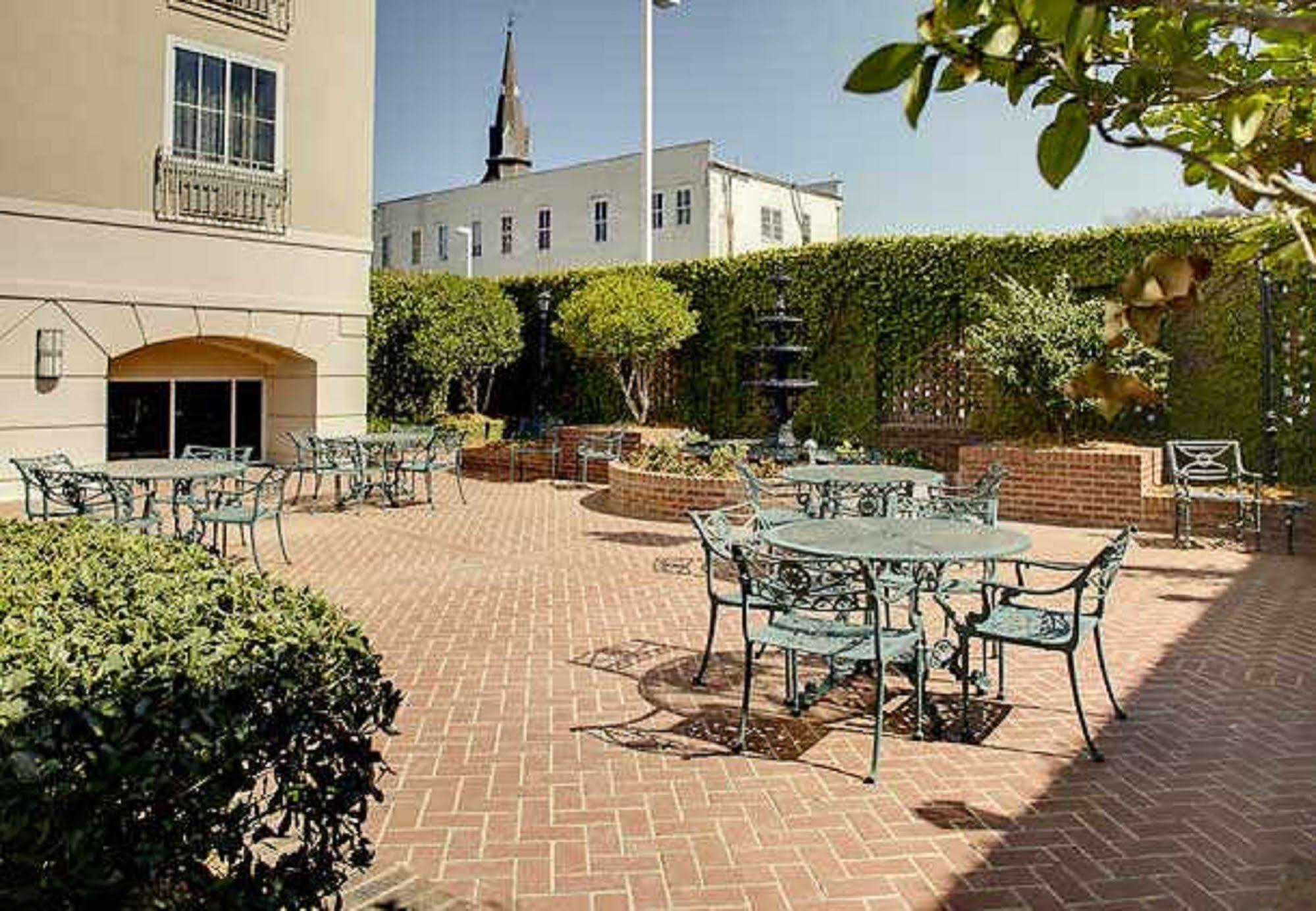 Courtyard By Marriott Charleston Historic District Hotel Buitenkant foto